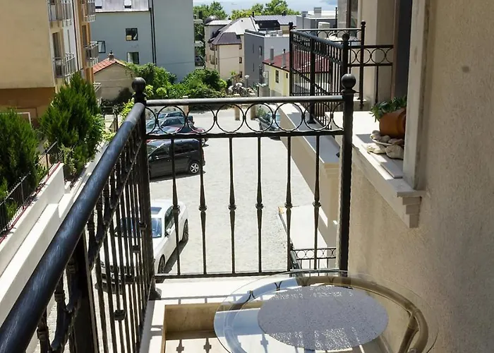 Sunny With Parking Near The Sea In Briz, By Flat Mаnаger Apartment *