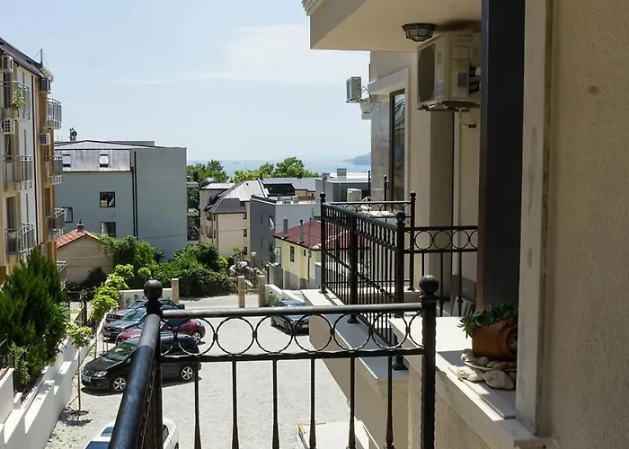 Sunny With Parking Near The Sea In Briz, By Flat Mаnаger Apartment *